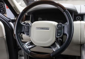 Подержанный автомобиль Land Rover Range Rover 2016 года (17 фото)