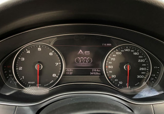 Подержанный автомобиль Audi A6 Sedan 2015 года (12 фото)