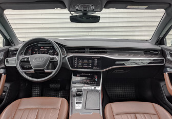 Подержанный автомобиль Audi A6 Sedan 2022 года (13 фото)