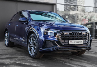 Подержанный автомобиль Audi Q8 2021 года (3 фото)