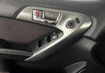 Подержанный автомобиль Kia Cerato Sedan 2013 года (16 фото)