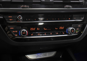 Подержанный автомобиль BMW X3 2019 года (18 фото)