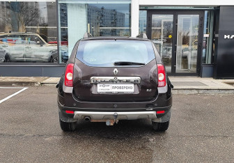 Подержанный автомобиль Renault Duster 2014 года (6 фото)