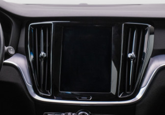 Подержанный автомобиль Volvo V60 Cross Country 2019 года (14 фото)
