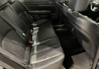 Подержанный автомобиль Subaru Legacy Sedan 2011 года (11 фото)