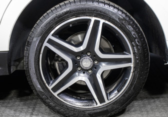 Подержанный автомобиль Mercedes-Benz GLE 2016 года (26 фото)