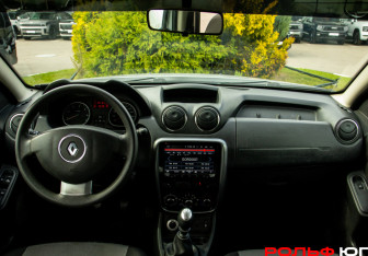 Подержанный автомобиль Renault Duster 2012 года (10 фото)