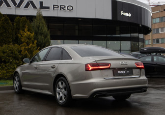 Подержанный автомобиль Audi A6 Sedan 2017 года (5 фото)