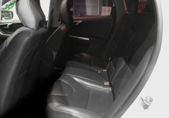 Подержанный автомобиль Volvo XC60 2015 года (8 фото)