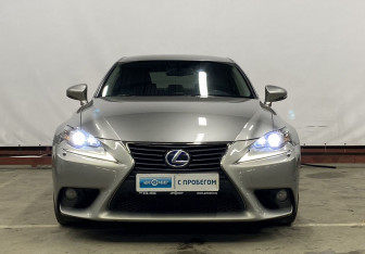 Подержанный автомобиль Lexus IS Sedan 2013 года (2 фото)