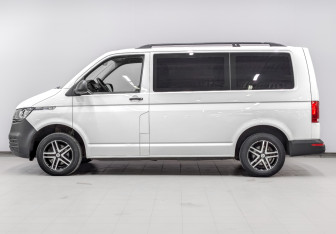 Подержанный автомобиль Volkswagen Caravelle 2021 года (8 фото)