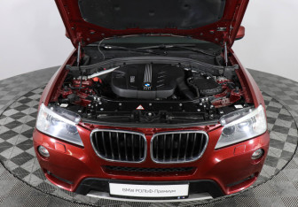 Подержанный автомобиль BMW X3 2012 года (10 фото)