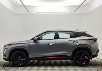 Подержанный автомобиль Omoda C5 2023 года (8 фото)