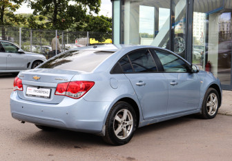 Подержанный автомобиль Chevrolet Cruze Sedan 2010 года (4 фото)