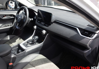 Подержанный автомобиль Toyota RAV4 2024 года (7 фото)