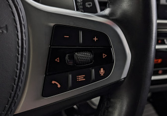 Подержанный автомобиль BMW X3 2020 года (29 фото)