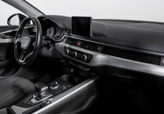 Подержанный автомобиль Audi A4 Sedan 2015 года (9 фото)