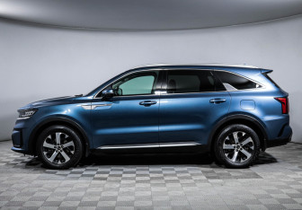Подержанный автомобиль Kia Sorento 2021 года (8 фото)