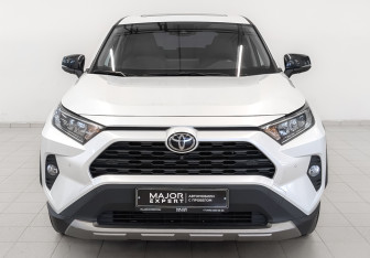 Подержанный автомобиль Toyota RAV4 2022 года (2 фото)