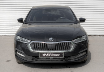 Подержанный автомобиль Skoda Octavia Liftback 2022 года (2 фото)