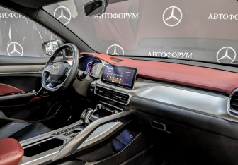 Подержанный автомобиль Geely Coolray 2021 года (10 фото)