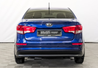 Подержанный автомобиль Kia Rio Sedan 2016 года (6 фото)