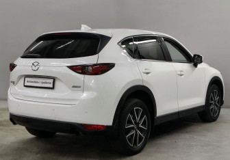 Подержанный автомобиль Mazda CX-5 2017 года (5 фото)