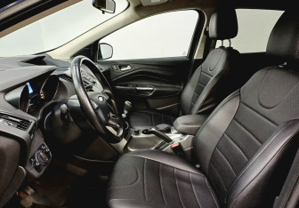 Подержанный автомобиль Ford Kuga 2013 года (19 фото)