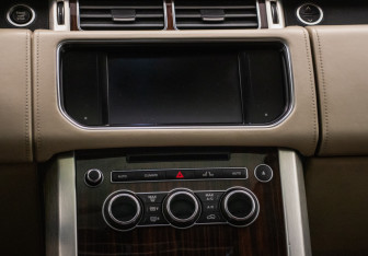 Подержанный автомобиль Land Rover Range Rover 2013 года (14 фото)
