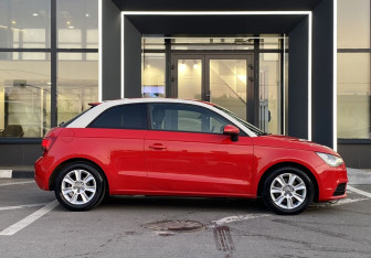 Подержанный автомобиль Audi A1 2012 года (4 фото)