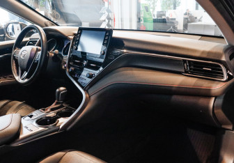 Подержанный автомобиль Toyota Camry Sedan 2021 года (7 фото)