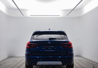 Подержанный автомобиль BMW X3 2019 года (6 фото)