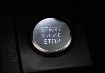 Подержанный автомобиль Audi A4 Sedan 2021 года (17 фото)