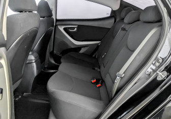 Подержанный автомобиль Hyundai Elantra Sedan 2014 года (12 фото)