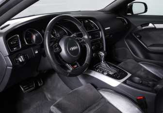 Подержанный автомобиль Audi A5 Coupe 2016 года (15 фото)