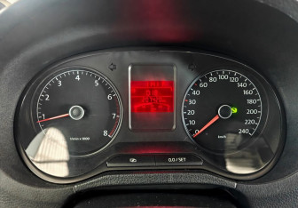 Подержанный автомобиль Volkswagen Polo Sedan 2012 года (14 фото)