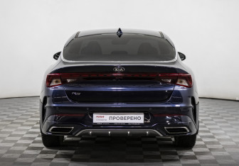 Подержанный автомобиль Kia K5 2021 года (6 фото)