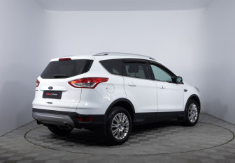 Подержанный автомобиль Ford Kuga 2014 года (5 фото)