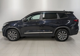 Подержанный автомобиль Chery Tiggo 8 2021 года (8 фото)