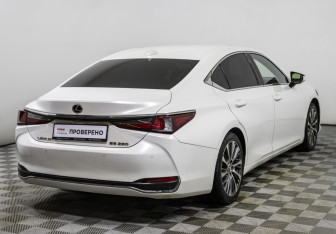 Подержанный автомобиль Lexus ES 2018 года (5 фото)