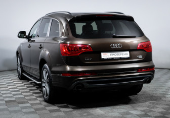 Подержанный автомобиль Audi Q7 2013 года (7 фото)