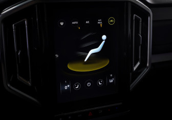 Подержанный автомобиль JAC T9 2025 года (18 фото)