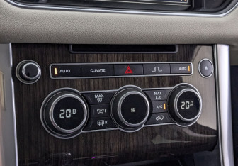 Подержанный автомобиль Land Rover Range Rover Sport 2014 года (21 фото)