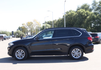 Подержанный автомобиль BMW X5 2017 года (8 фото)