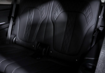 Подержанный автомобиль BMW X7 2022 года (17 фото)