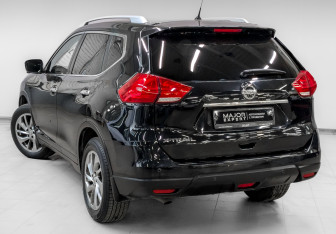 Подержанный автомобиль Nissan X-Trail 2016 года (7 фото)