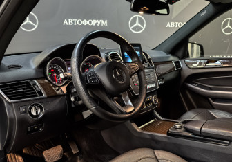 Подержанный автомобиль Mercedes-Benz GLE 2018 года (15 фото)