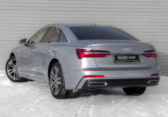 Подержанный автомобиль Audi A6 Sedan 2022 года (7 фото)