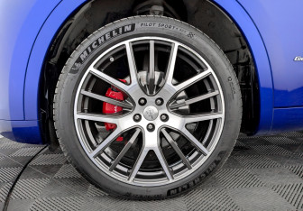 Подержанный автомобиль Maserati Levante 2018 года (18 фото)