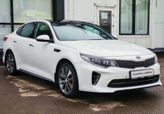 Подержанный автомобиль Kia Optima Sedan 2018 года (3 фото)